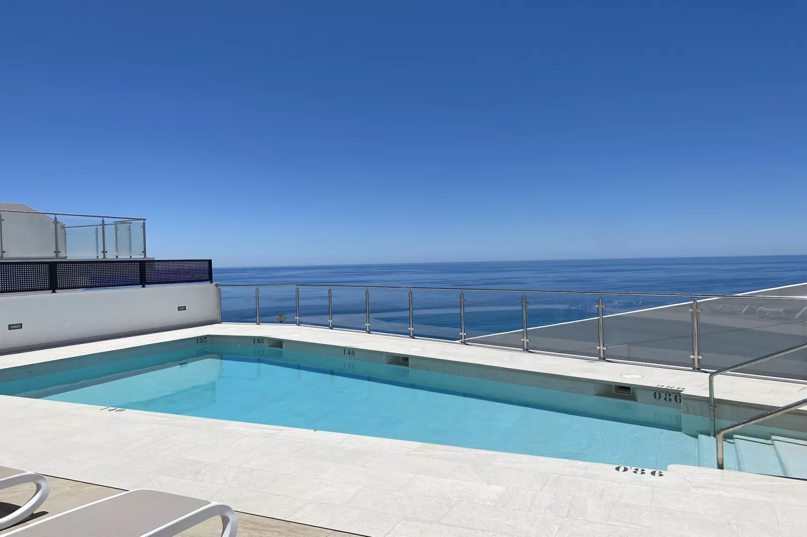 Terrazas de Ladera Duplex 2 by Casasol-Piscine