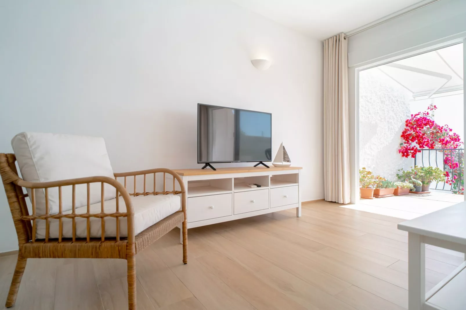 Via Romana Vistamar by Casasol-Living room