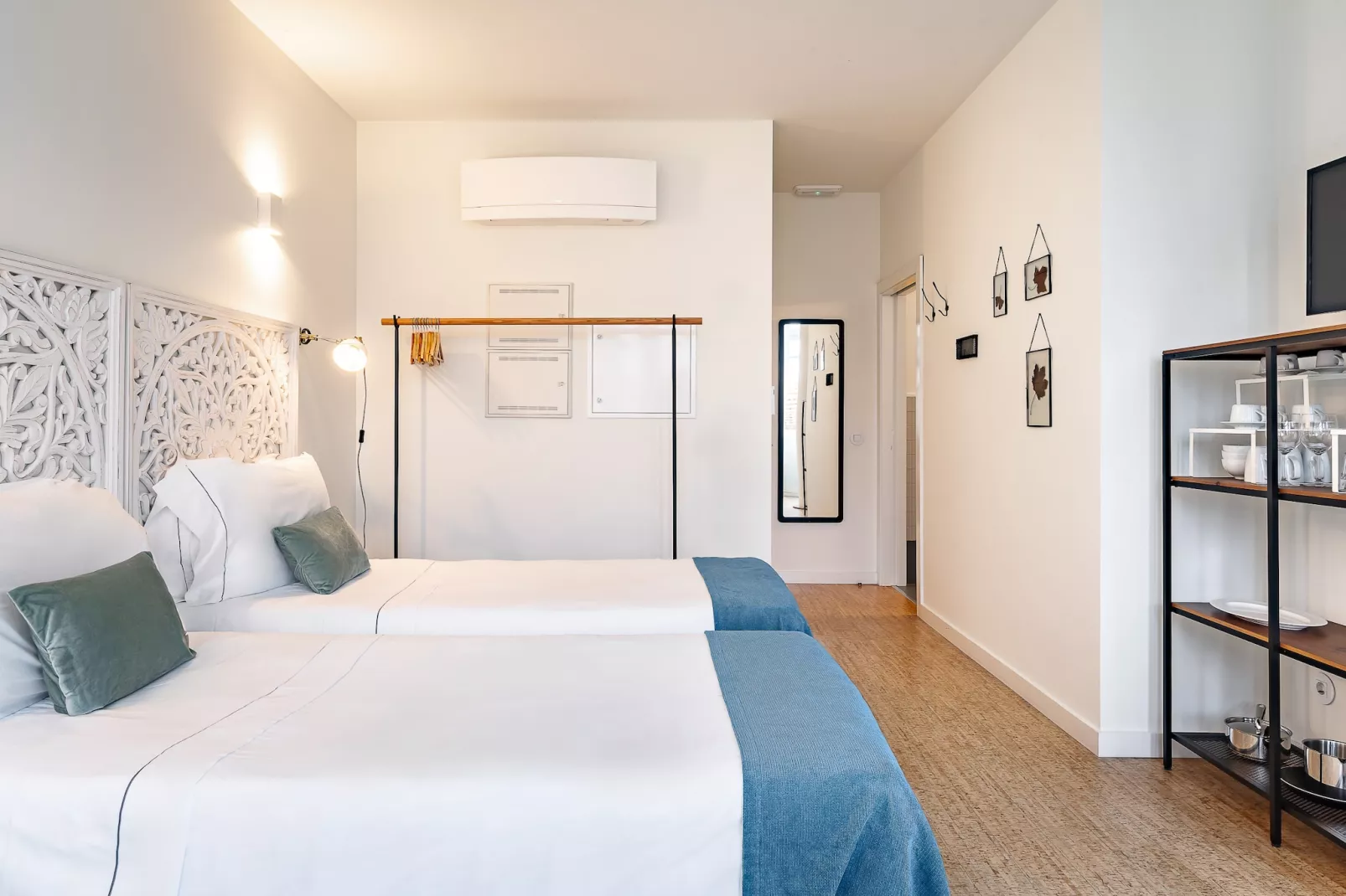 Iconic Nightlife Studio 204-Bedroom