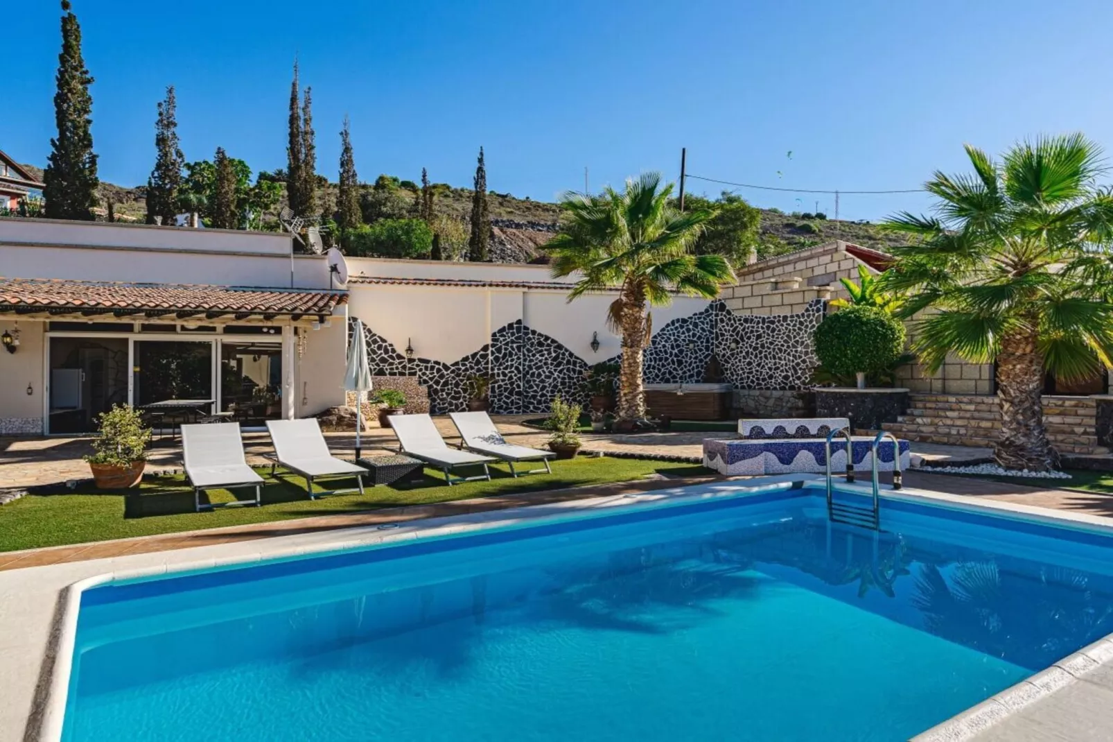 377942-Piscine