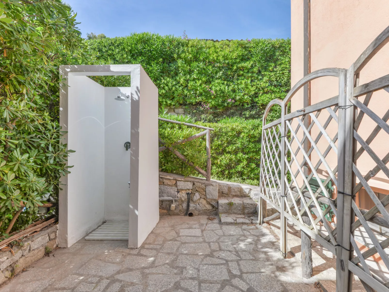 Sunny House-Dehors