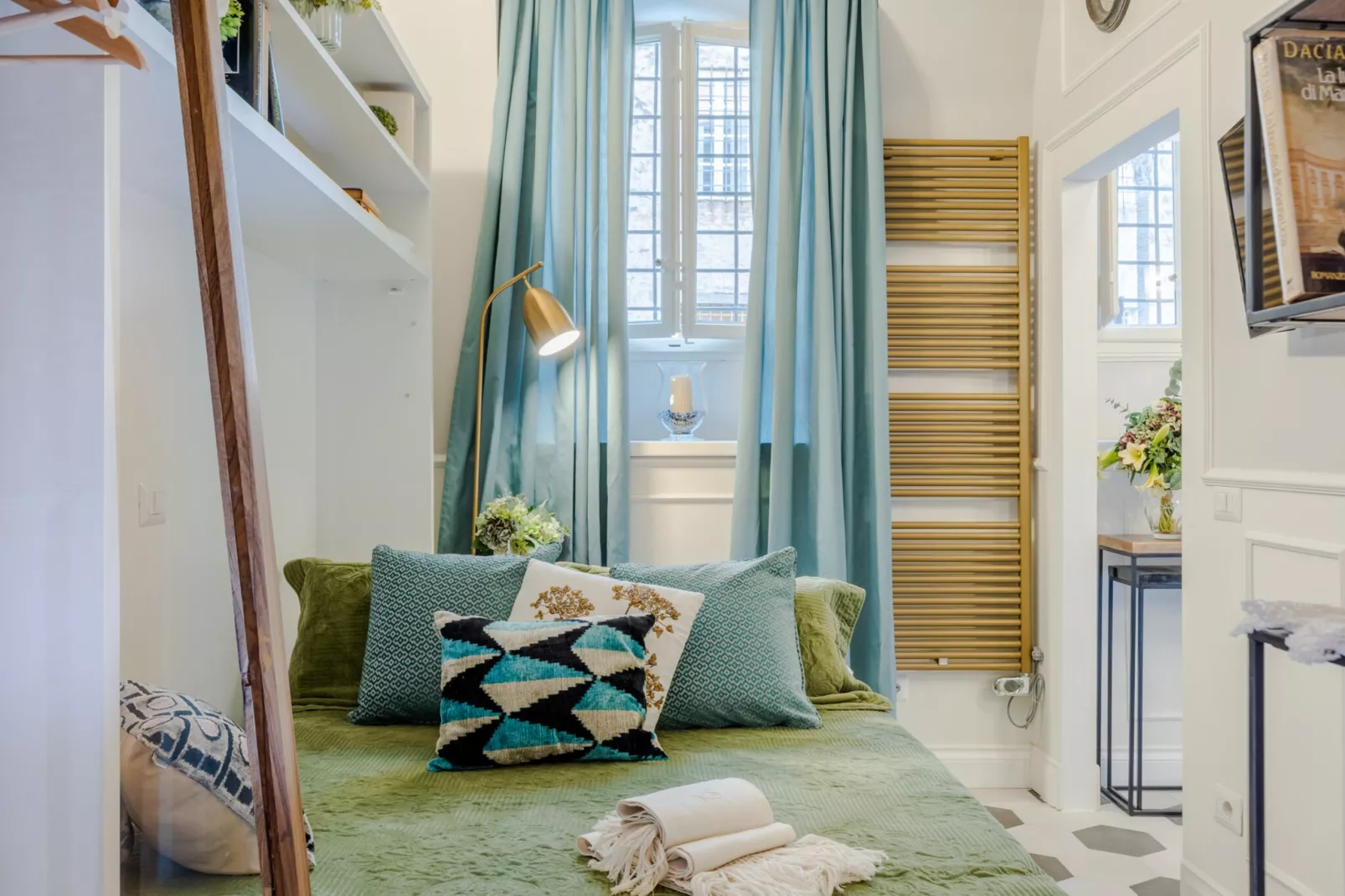 Busdraghi Studio,Stylish at Via Fillungo-Untagged