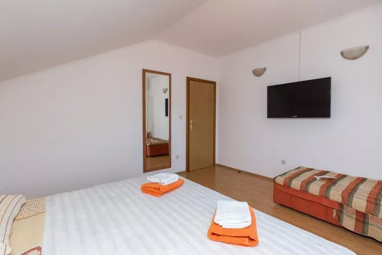 Apartments Memunić - Comfort One Bedroom Apartment with Balcony and Sea View (VELIKI)-Schlafzimmer