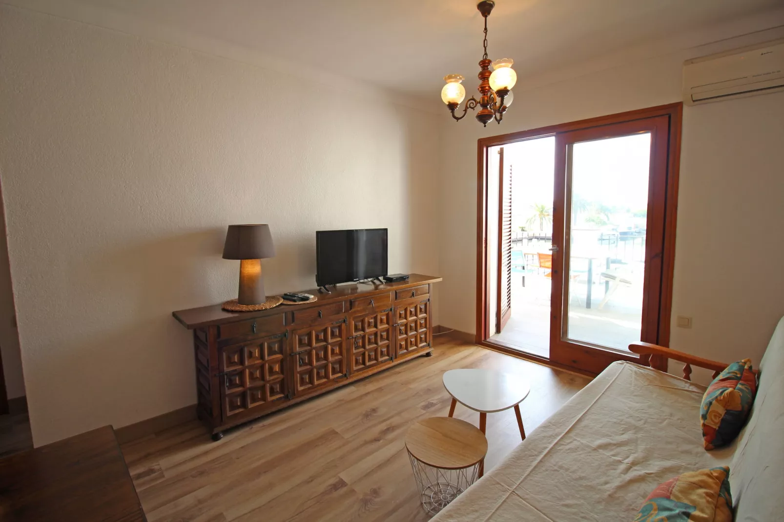 0169-P.SEGRE FIN CANAL 10 1º-Living room