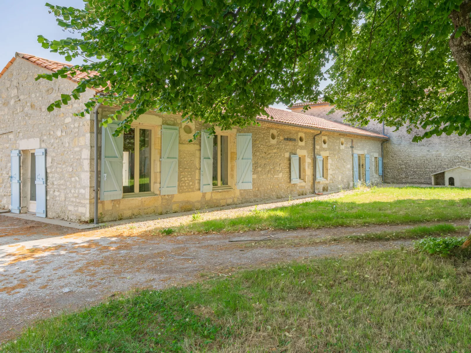 Château de Taupignac-Outside