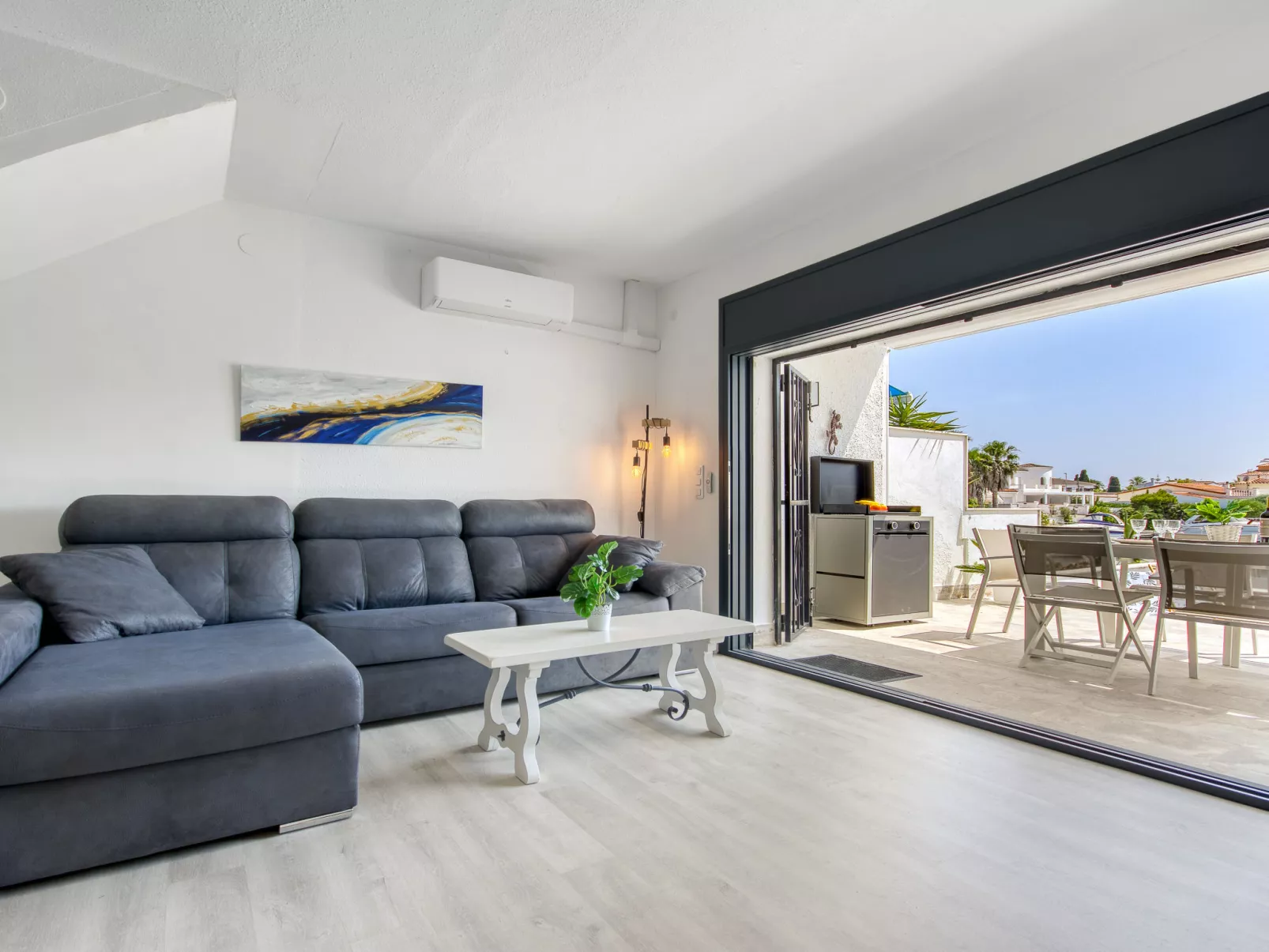 Port Llobregat-Inside