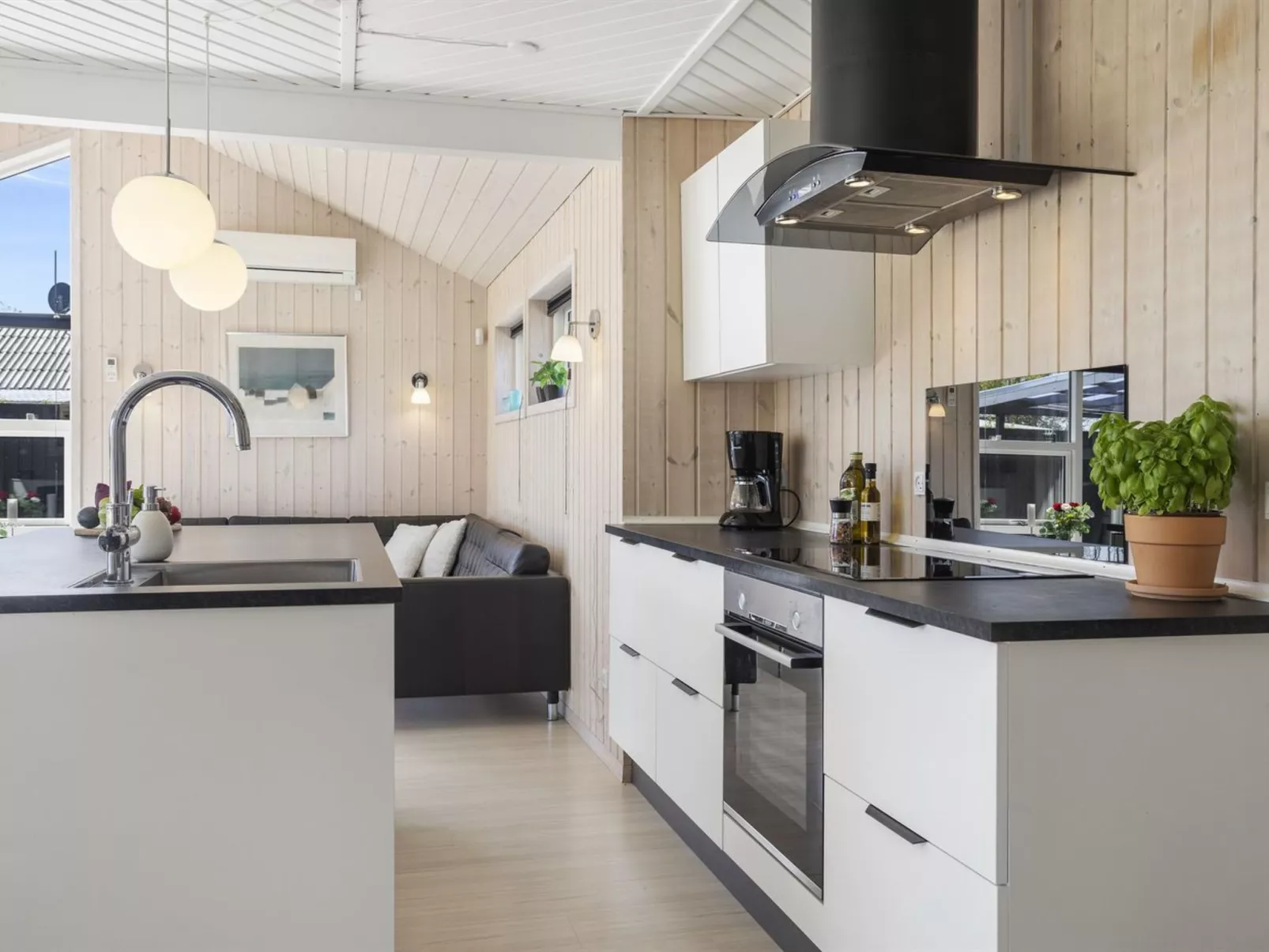 "Herwarth" - 400m from the sea-Drinnen