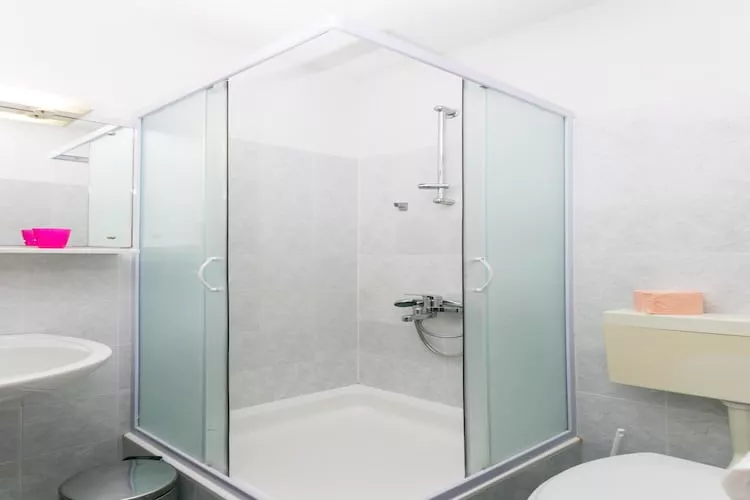 Guest House Zec -  Double or Twin Room with Balcony and Sea View-2-Salle de bain