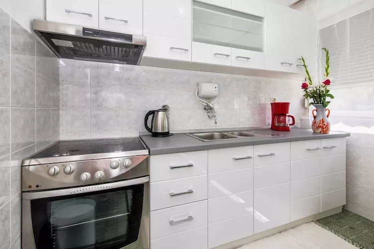 Luxury Split Center Apartment - Two Bedroom Apartment with Balcony-Cuisine