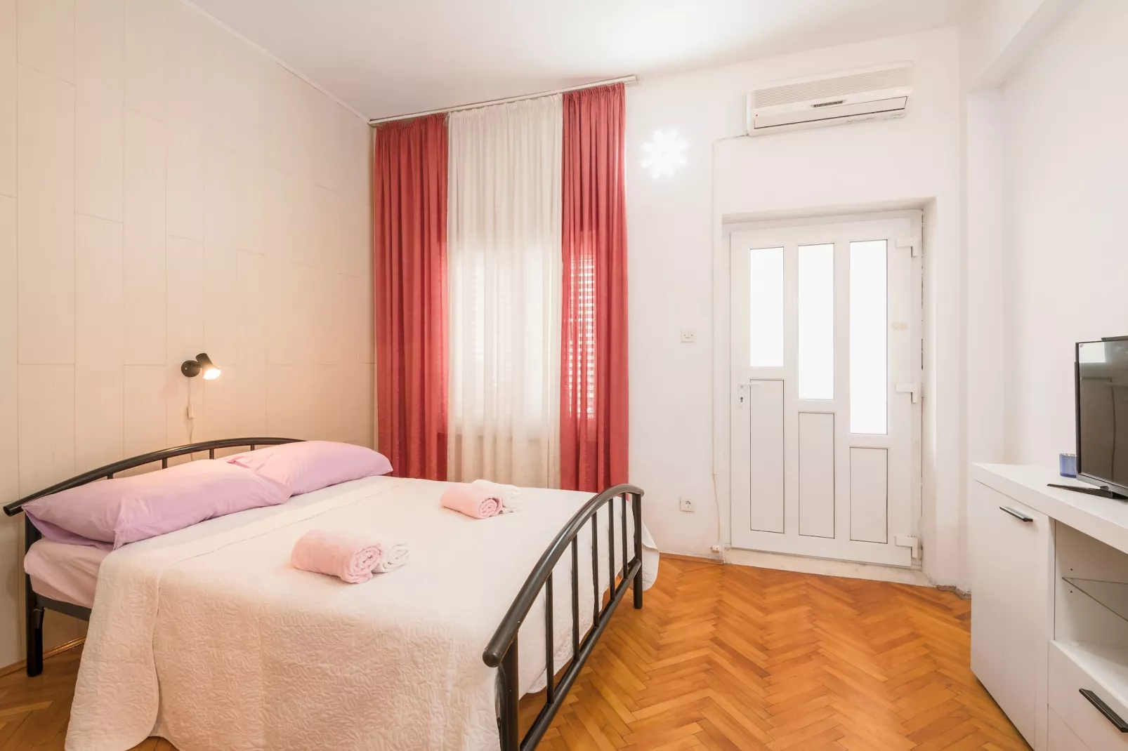Apartment Primorka - Studio Apartment with Terrace-Indoor