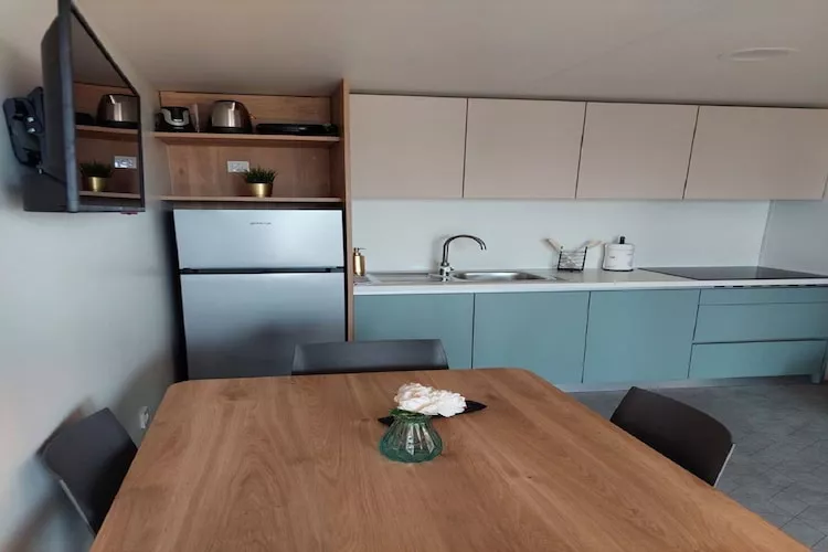 Tasha Premium Mobile Home - Two Bedroom Mobile Home with Terrace and Hot Tub-Cuisine