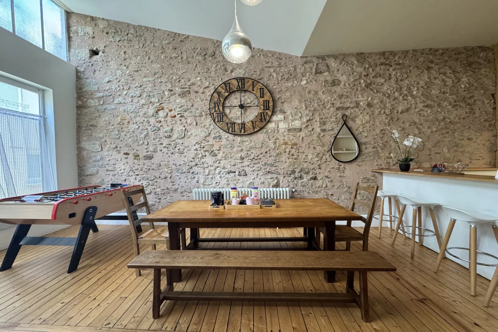 Le Saint Victeur - 8pers - Babyfoot - Rêve au Mans-Dining room