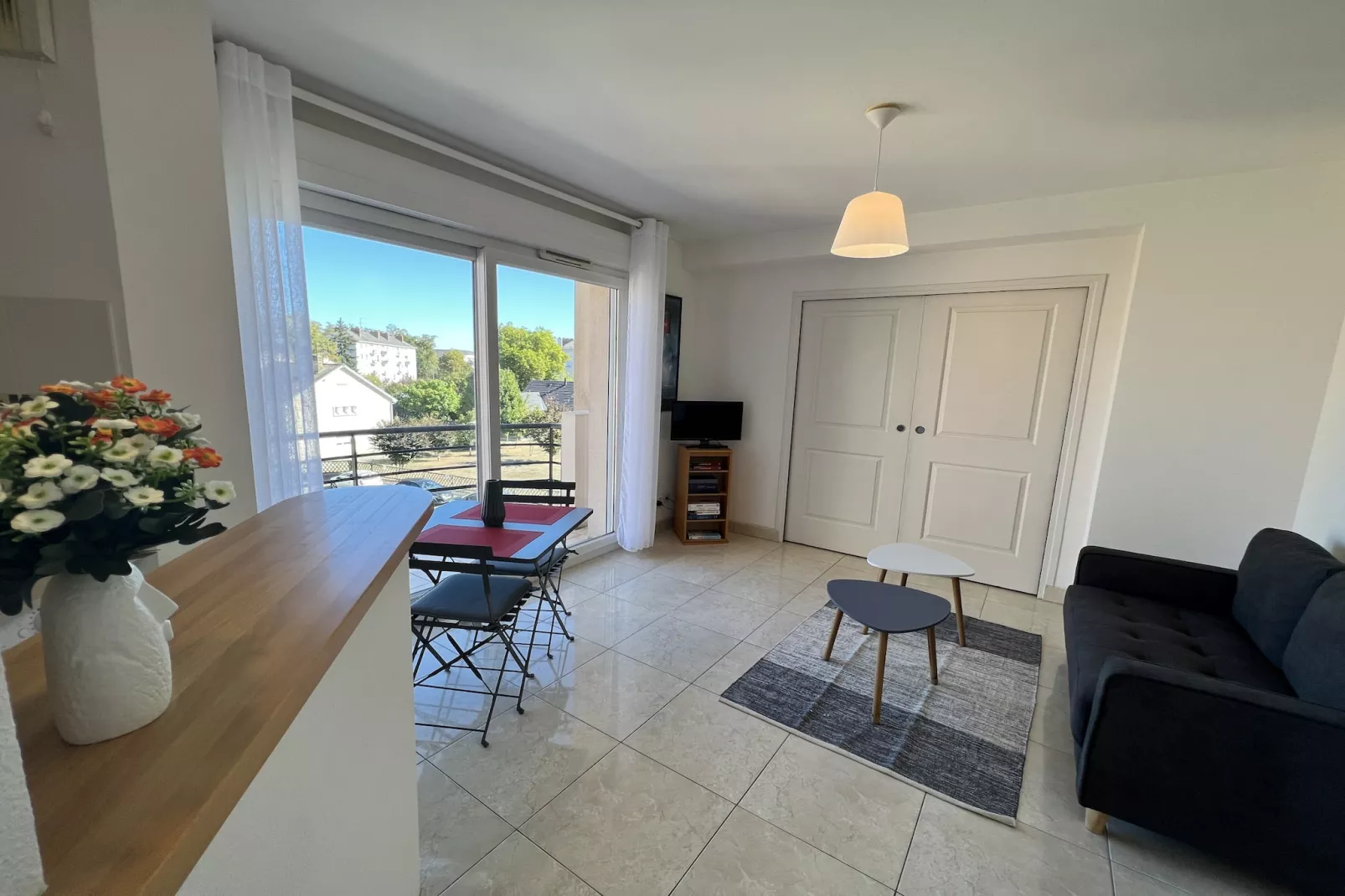 L'Aliénor - Parking - 2p - Rêve au Mans-Living room