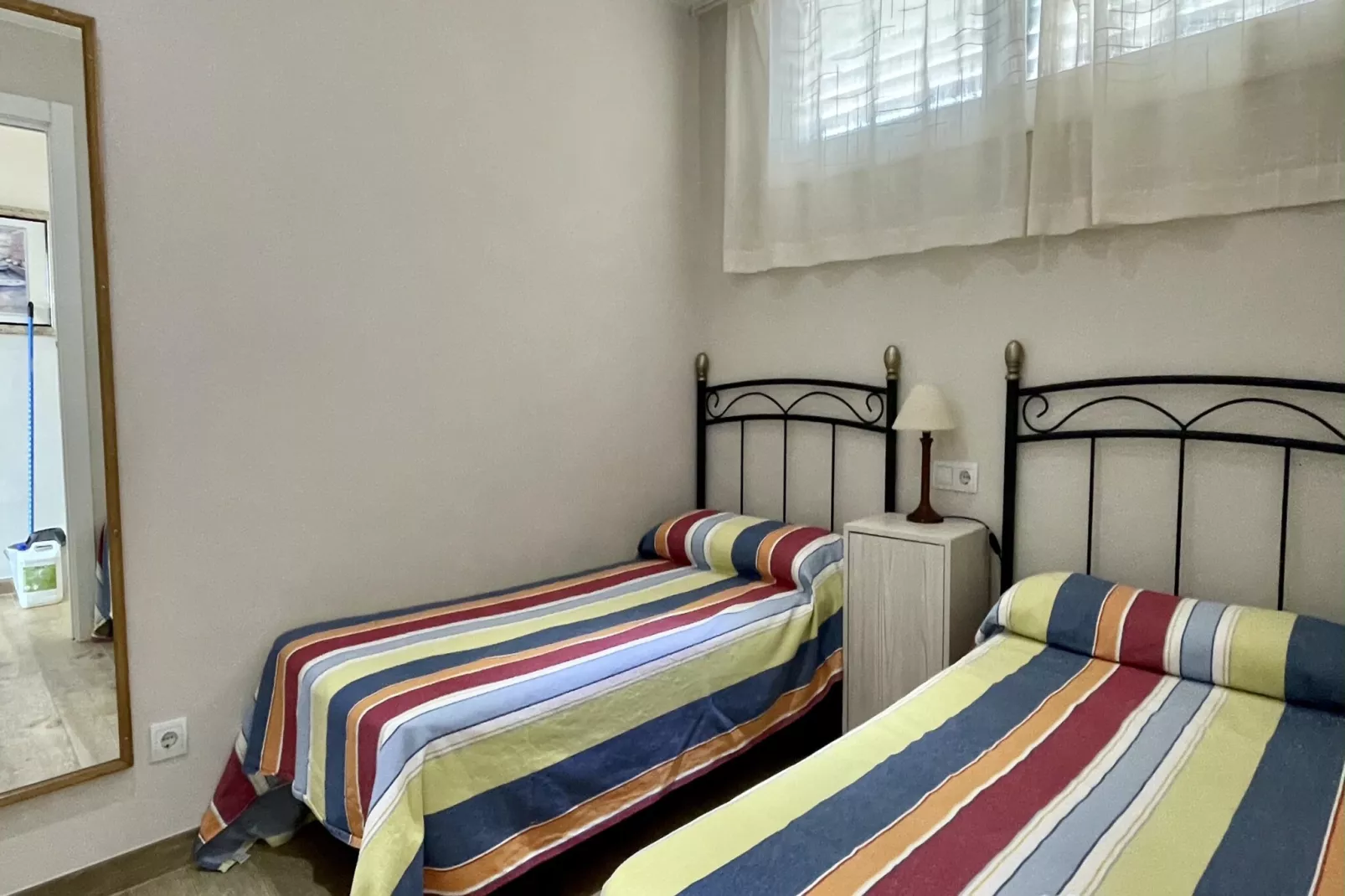 CATALONIA 1-9-Chambre