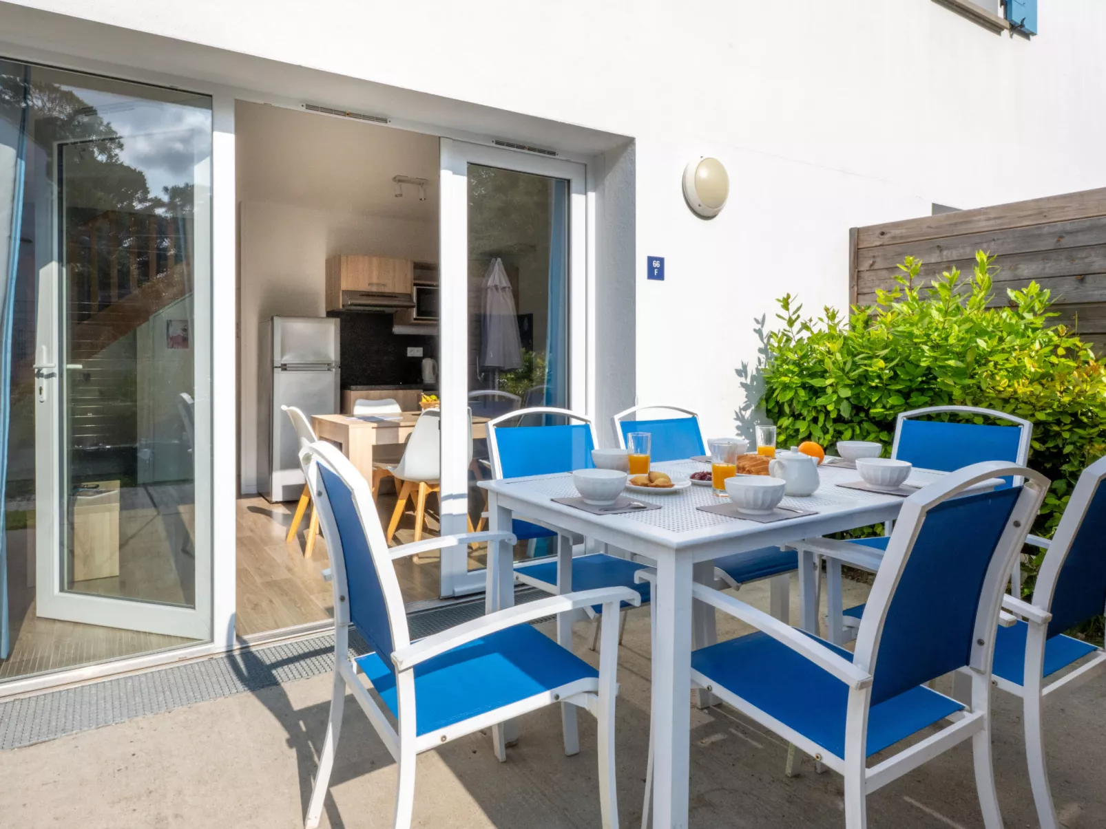 Le Domaine des Pins-Outside