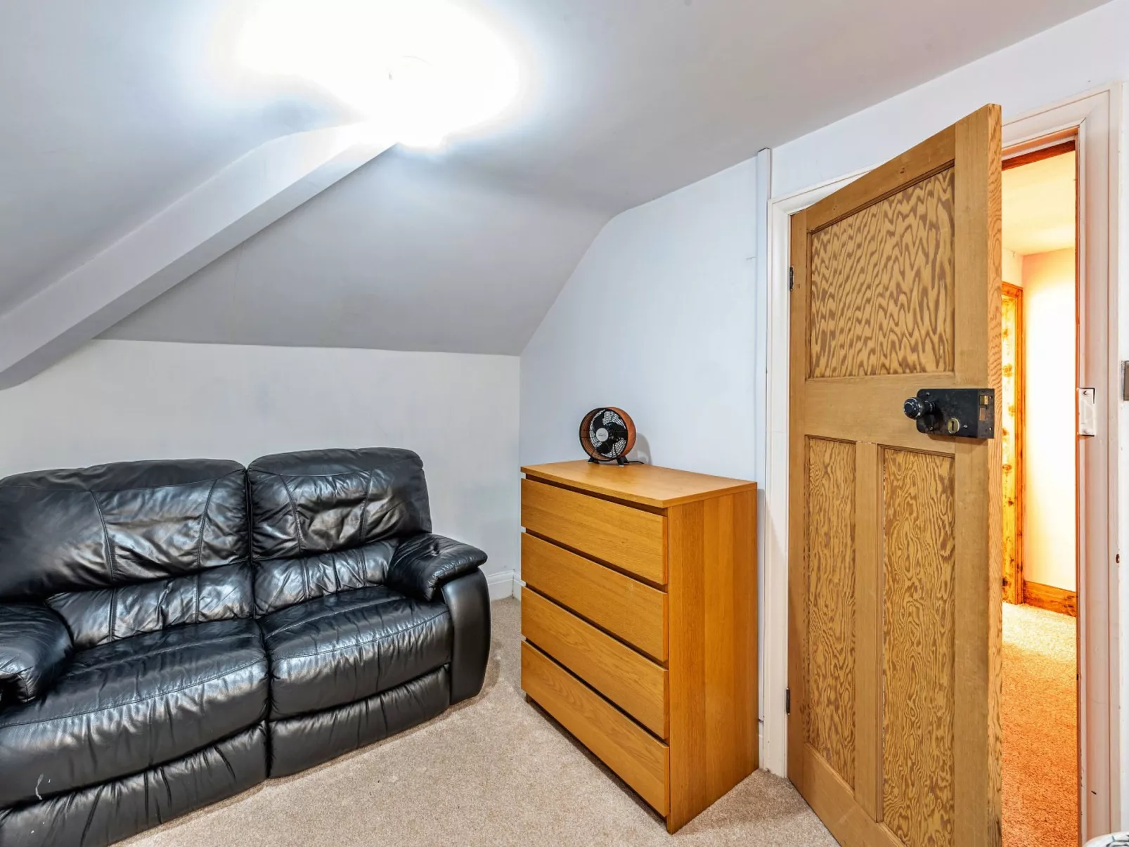 Ty Gwyn Hideaway-Inside