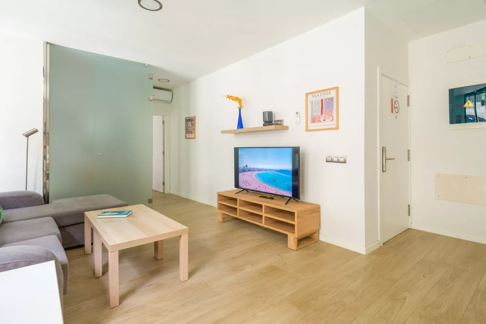 VIVENTE 1B BY CANARIAS GETAWAY-Living room