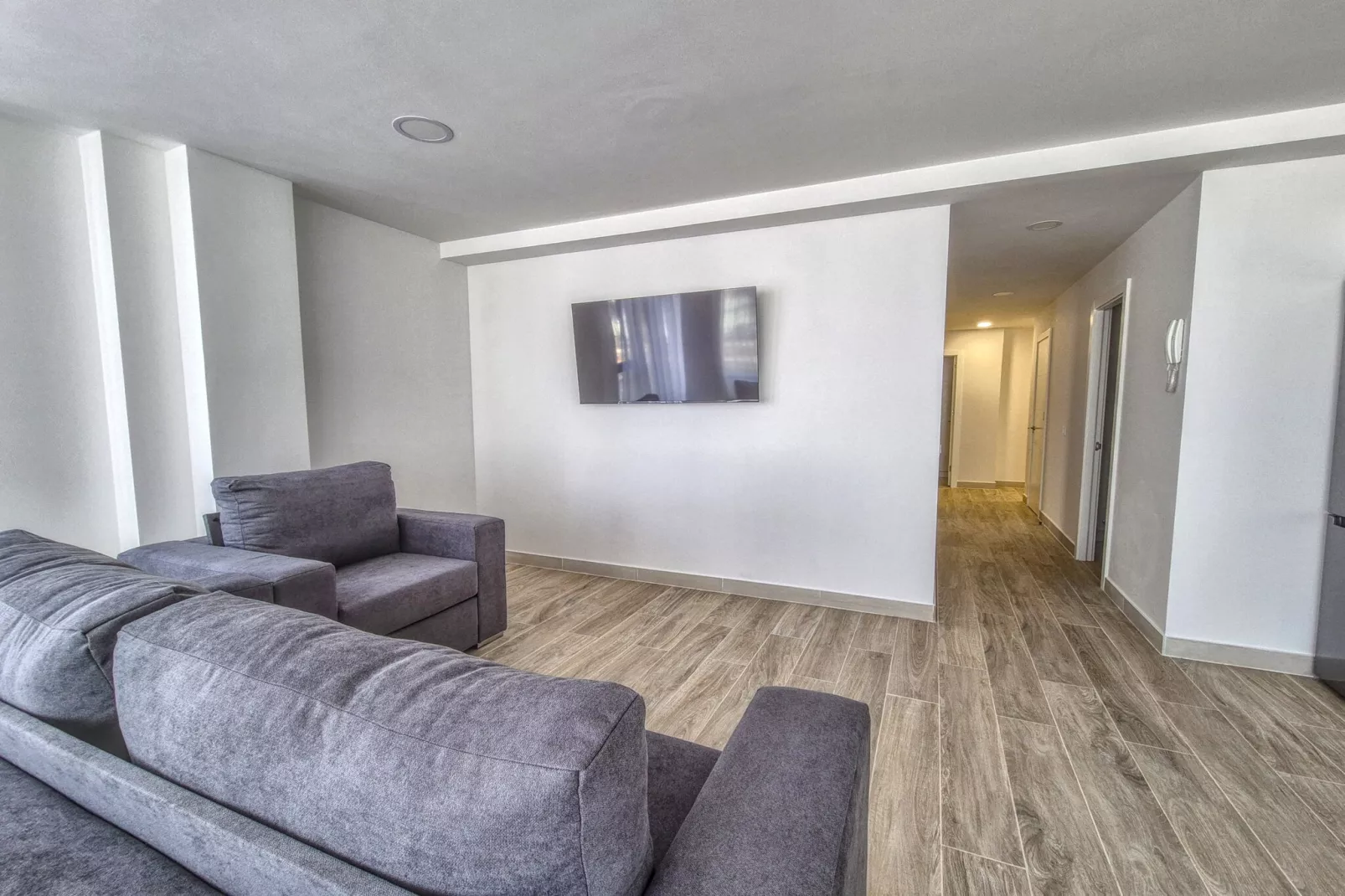 Yan Building 4B BY CanariasGetaway-Living room