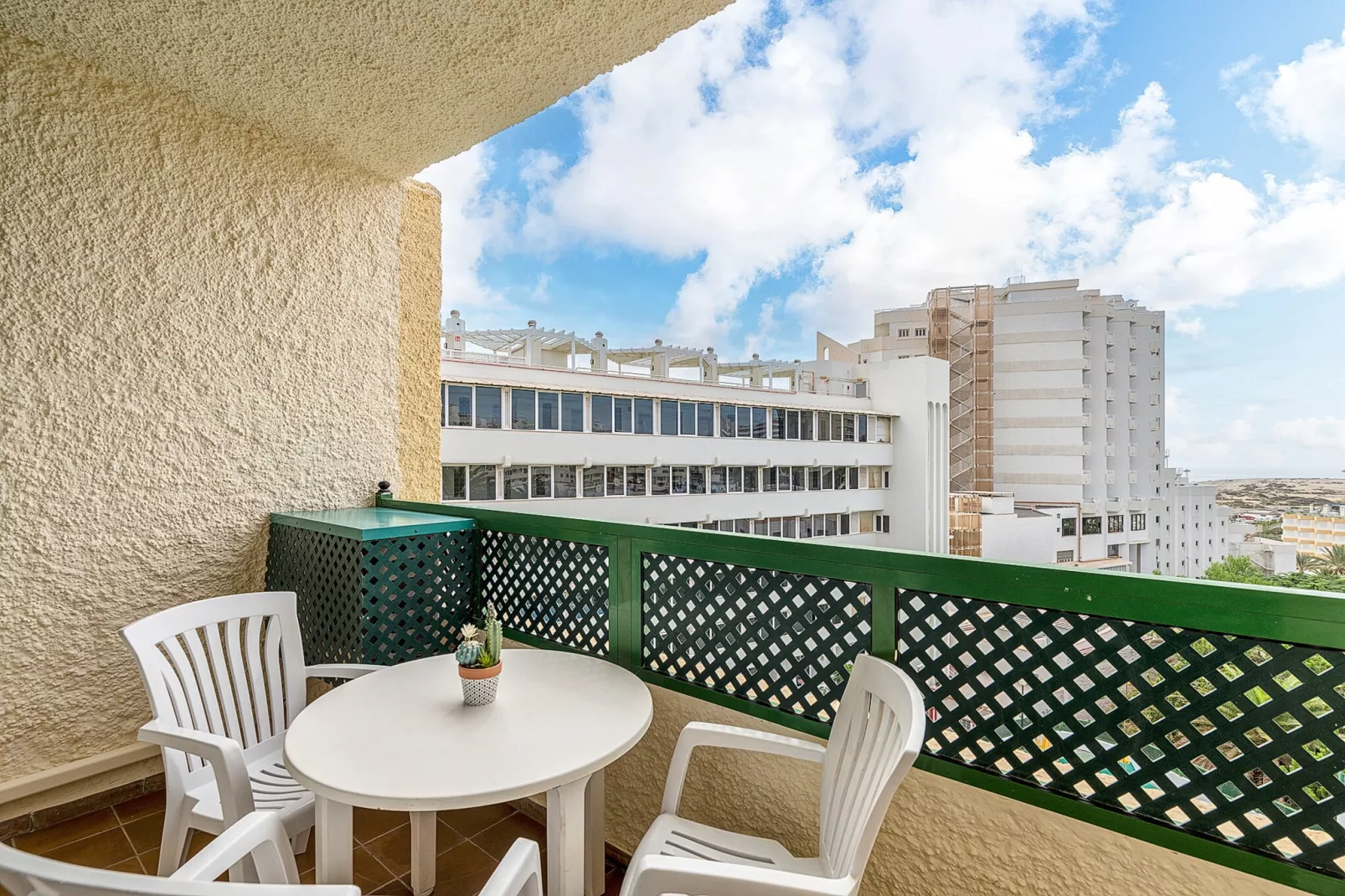 Beach View Apartment I-Terrasse / balcon