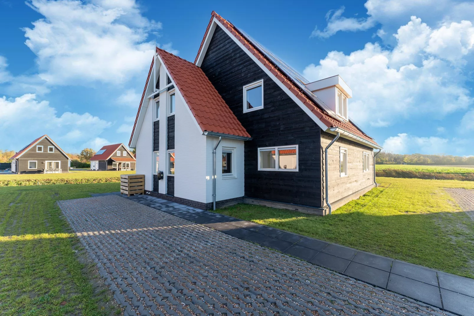 Wulpdal 63-Exterior in summer