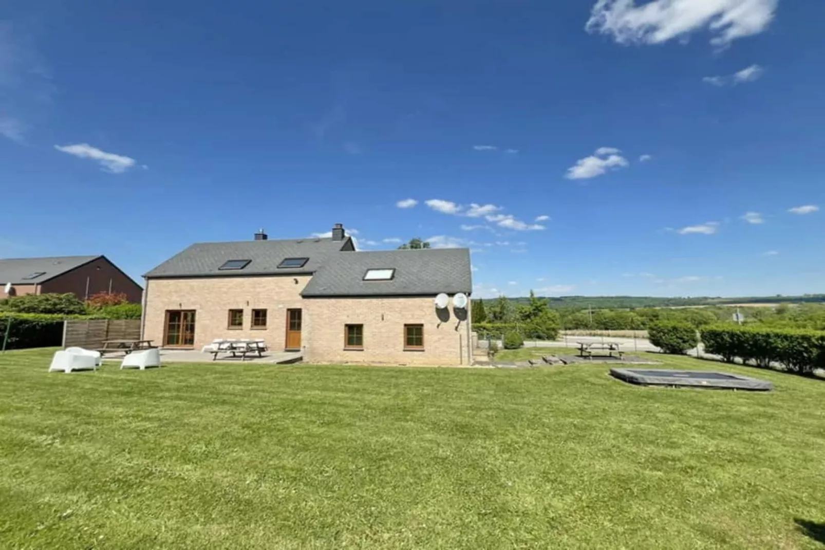 VILLA MARIE FRANCINNE-Außenbereich Sommer
