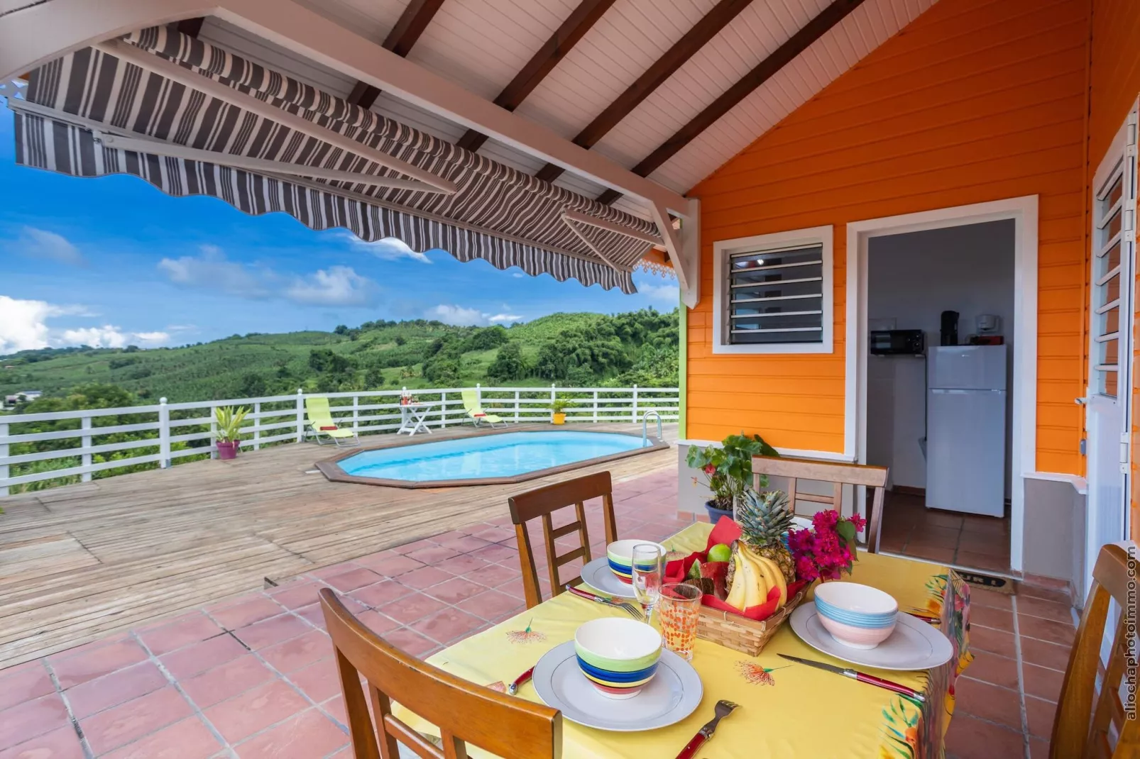 Bungalow avec piscine au cœur de la Campagne Oge - Terrasse/Balkon