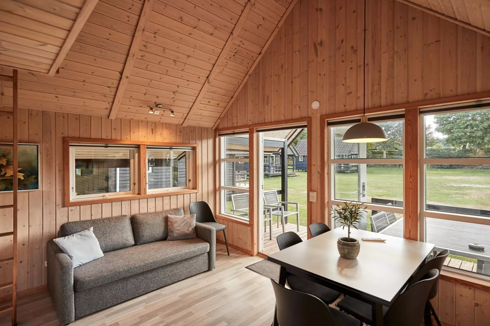 SCANDINAVIAN-Indoor