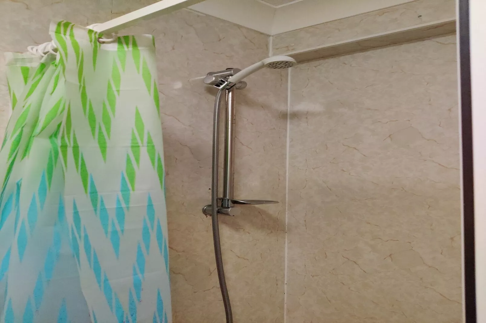 Standard Twin Room-Badezimmer