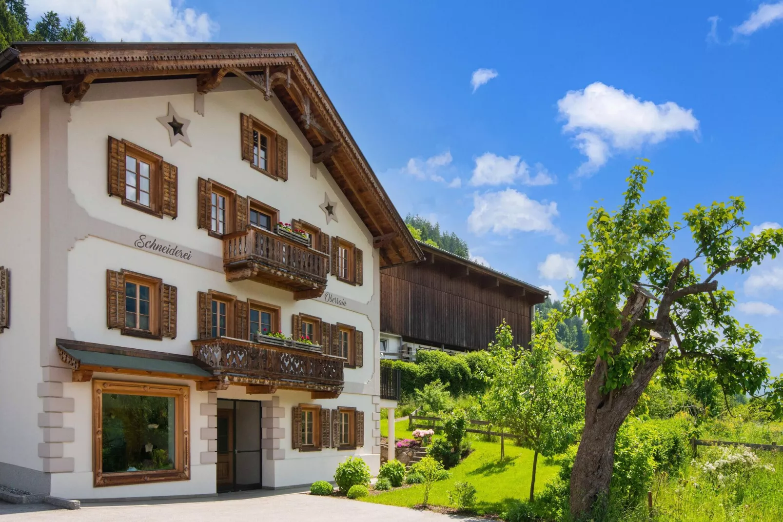 Appart Mount Gilfert View-Exterior summer