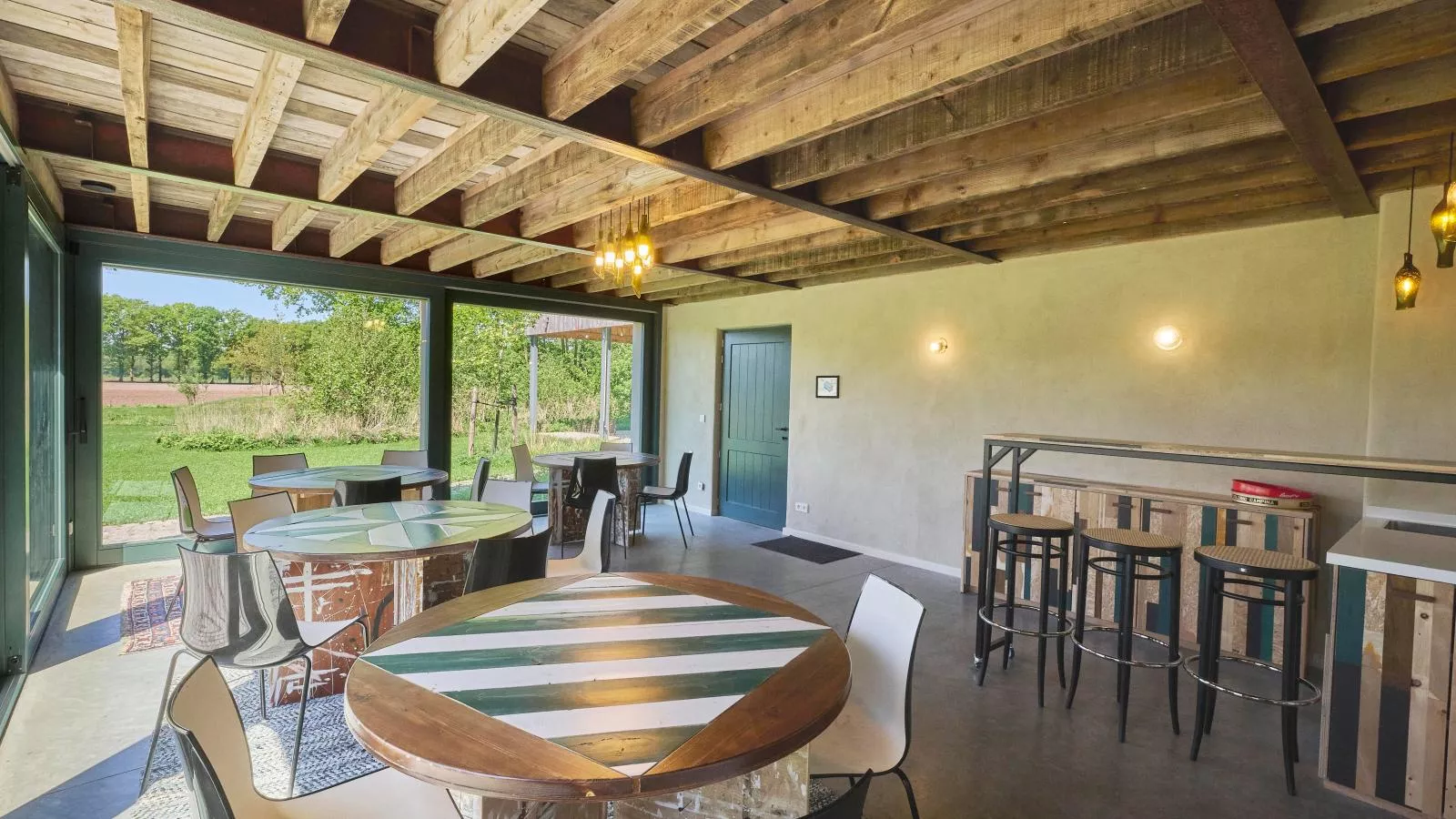 Lactea-Dining room