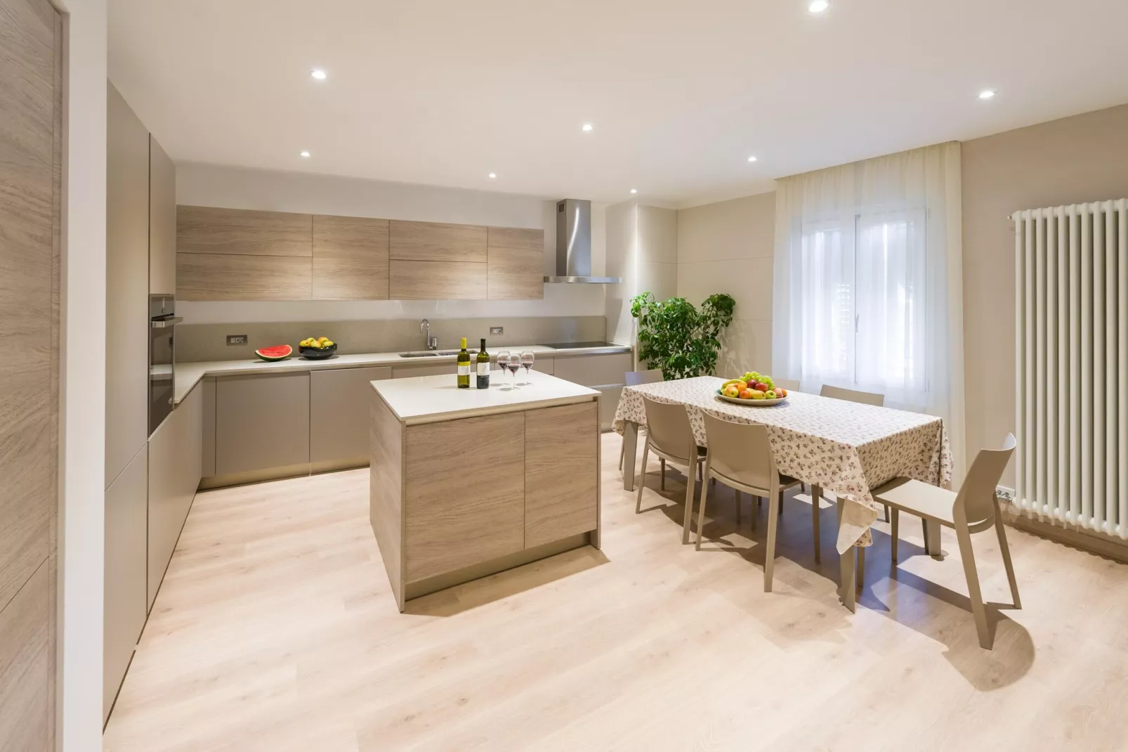 Pink Lady-Dining room