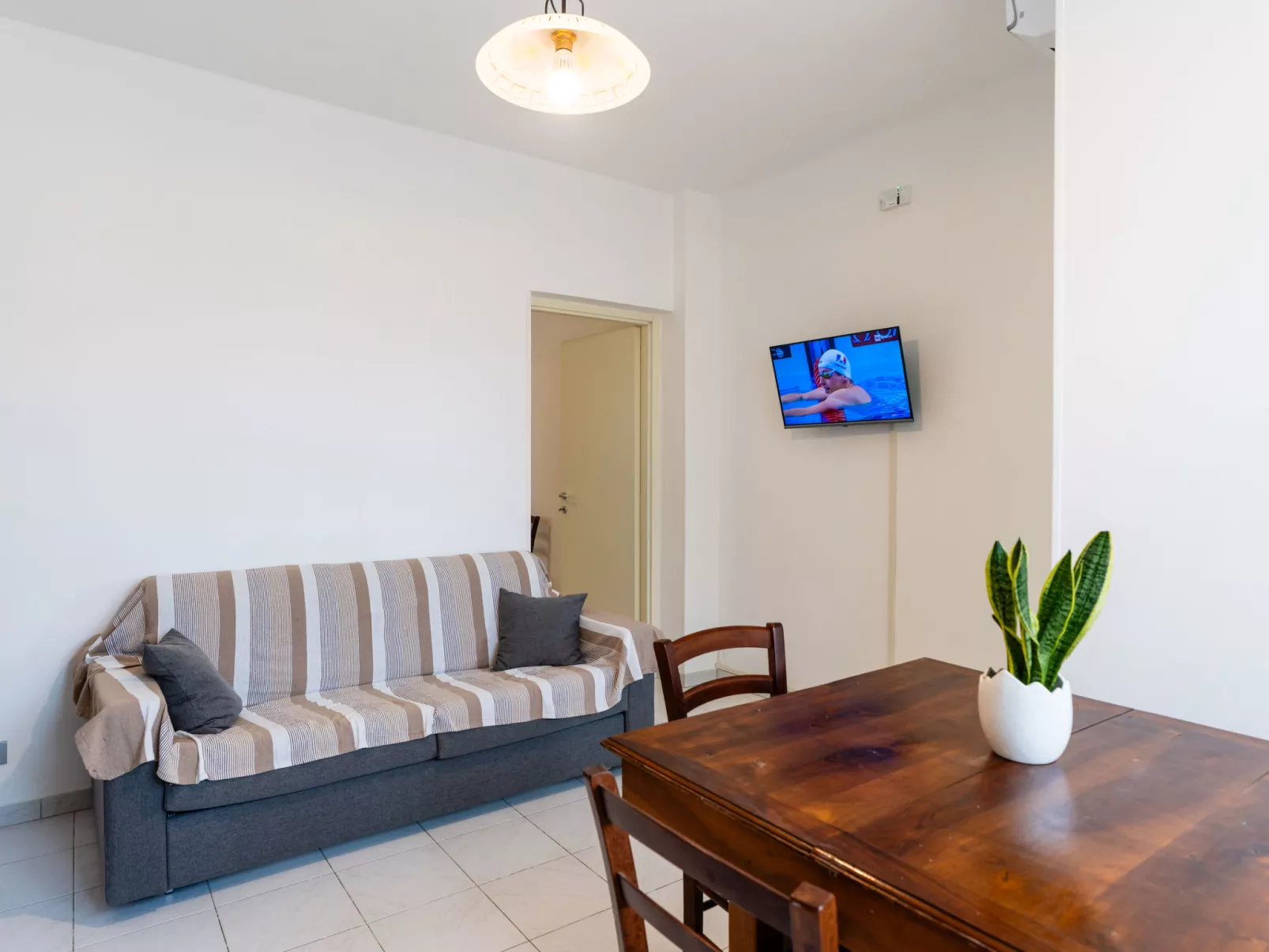 Central Home-Inside