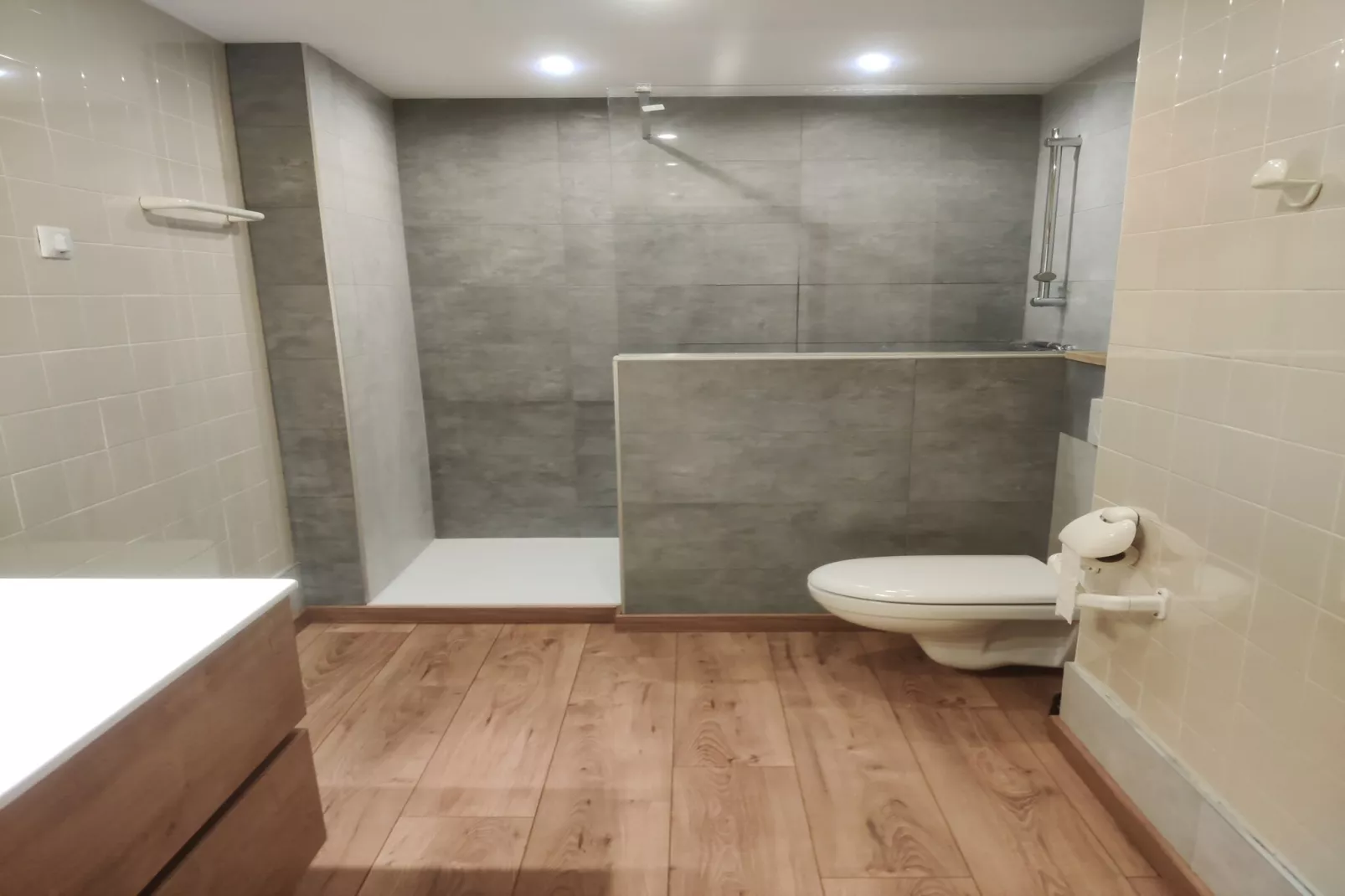 V. du Bachat Epicéa A N°24 - 2P6-Badezimmer