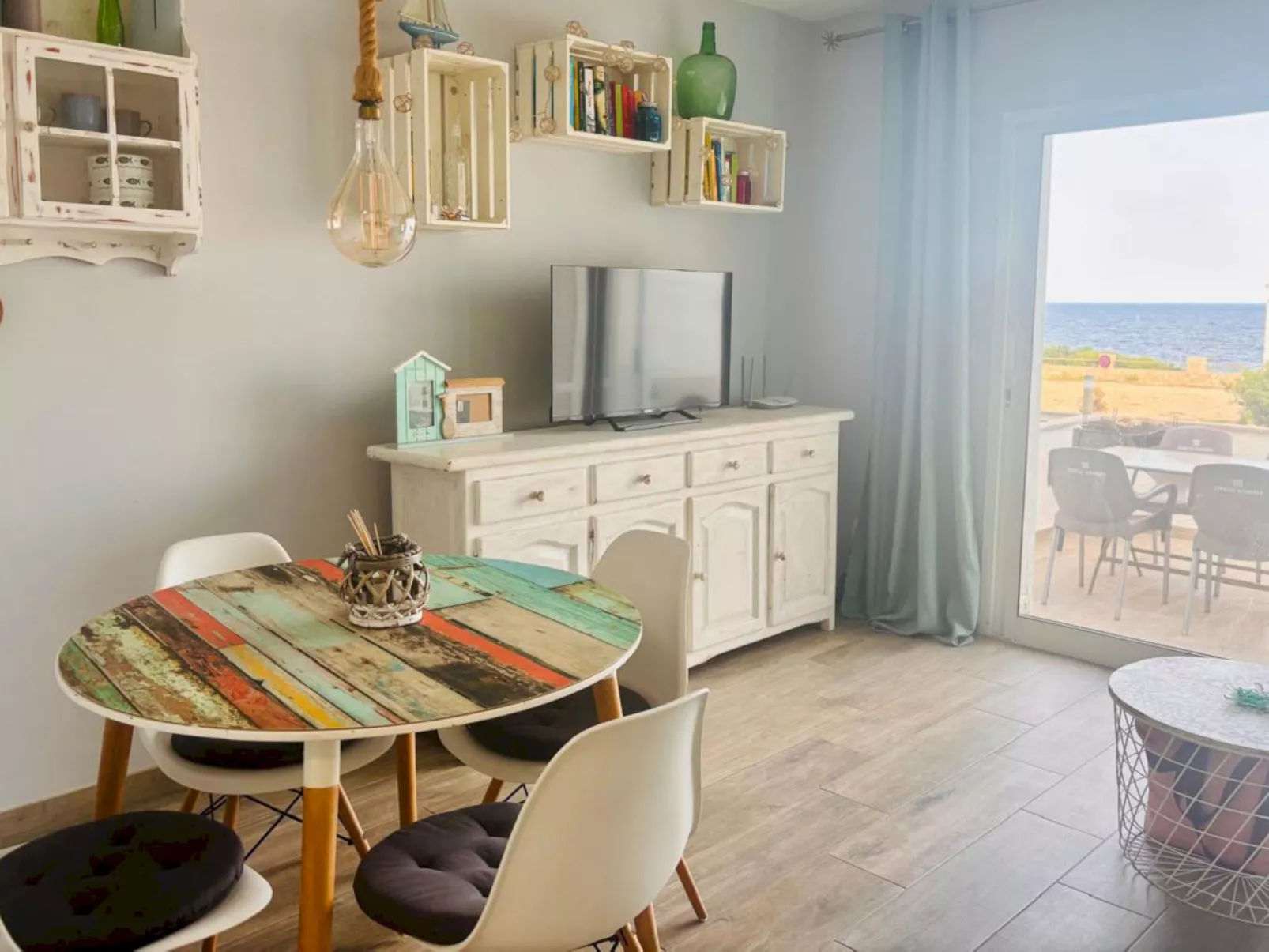 Calafat-Inside