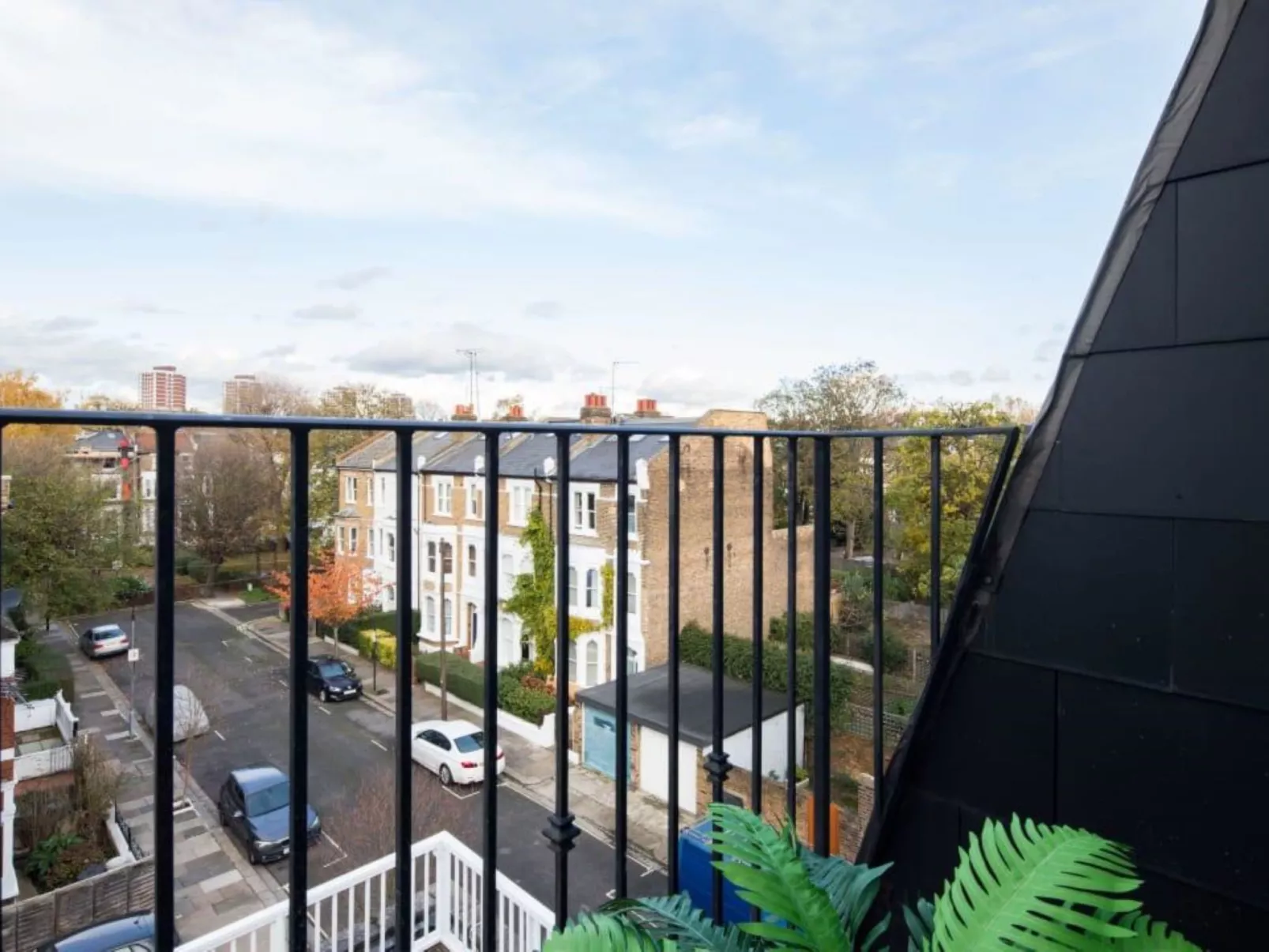Lenna Gdns 2 Bed-Dehors
