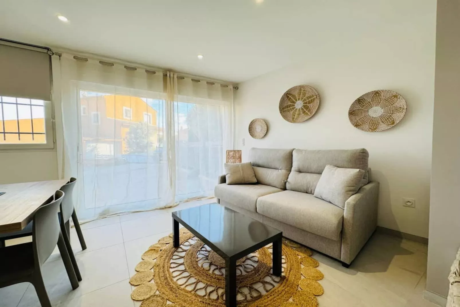 50 Chappert-Living room