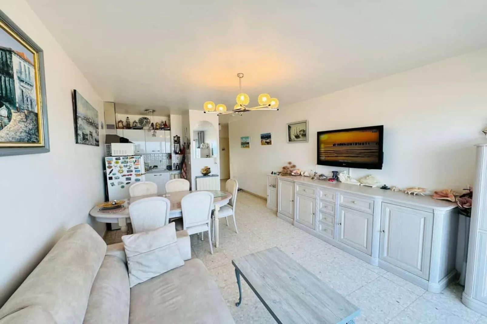 61 Appartement trois-Wohnzimmer