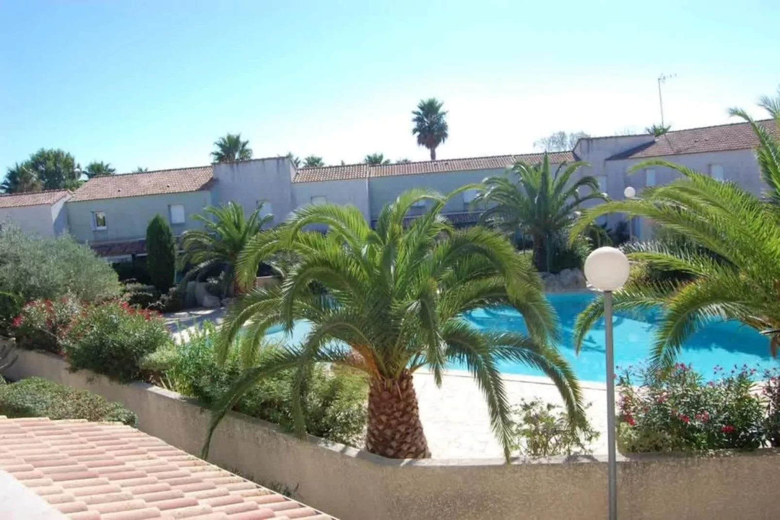 04 MerBella Villa Co-Swimming pool