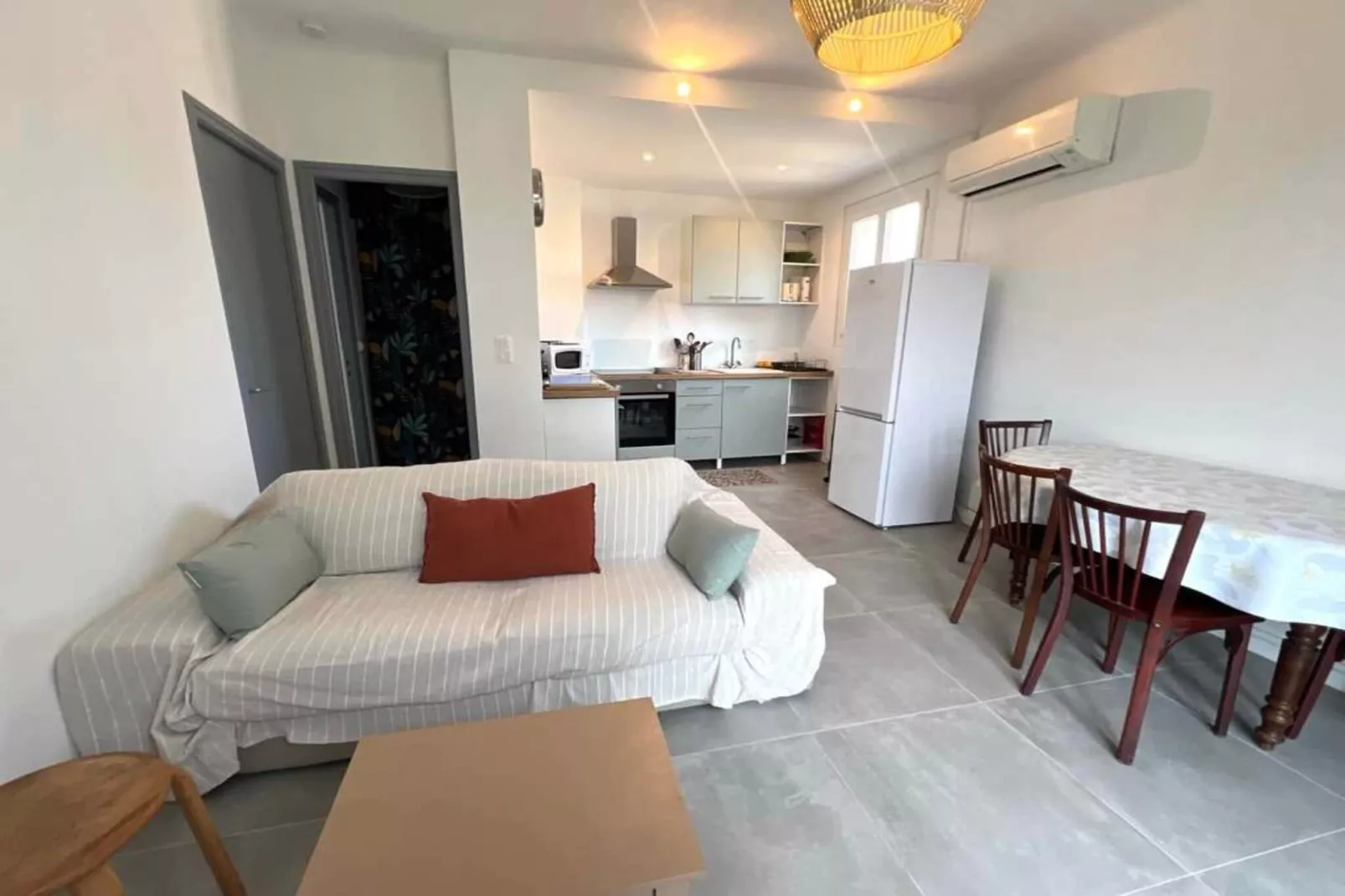 105 LIGNON-Living room