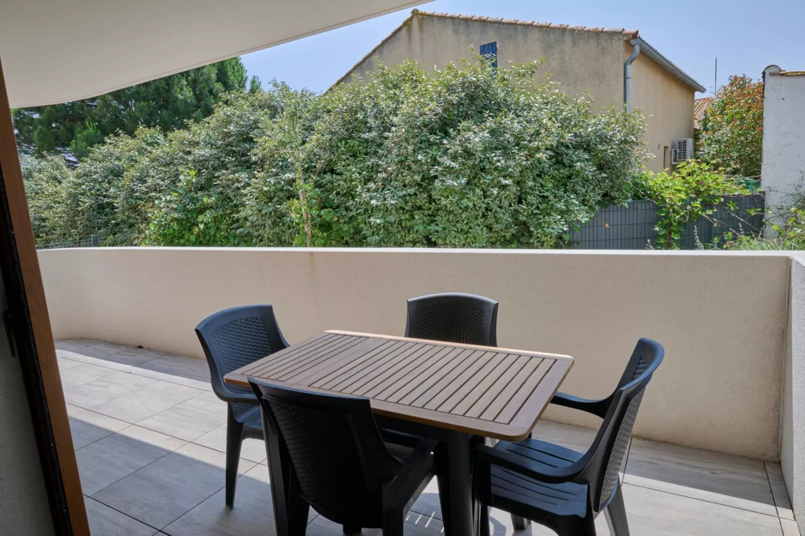 112 BLANC-Terrasse / balcon