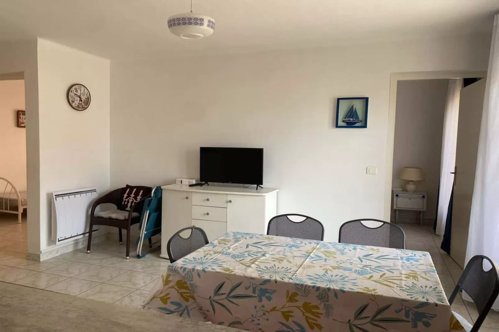 LOU ? CHARBO LD234-Esszimmer