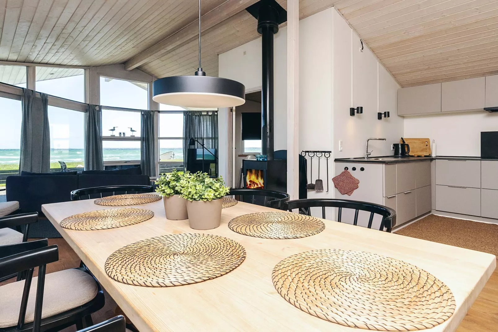 Seaside Gem with Views - By Traum Ferienwohnungen-Indoor