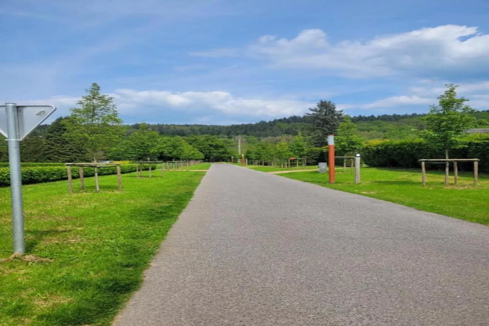 Les Petits Cotteaux-Areas within 20km in summer