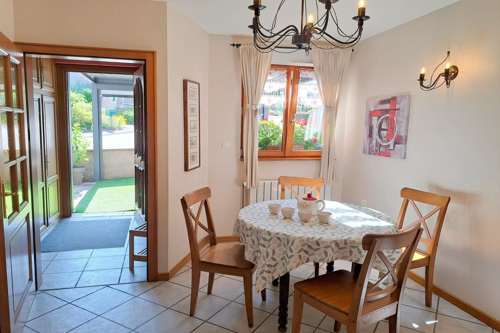 Semi-detached house Hinsbourg-Dining room