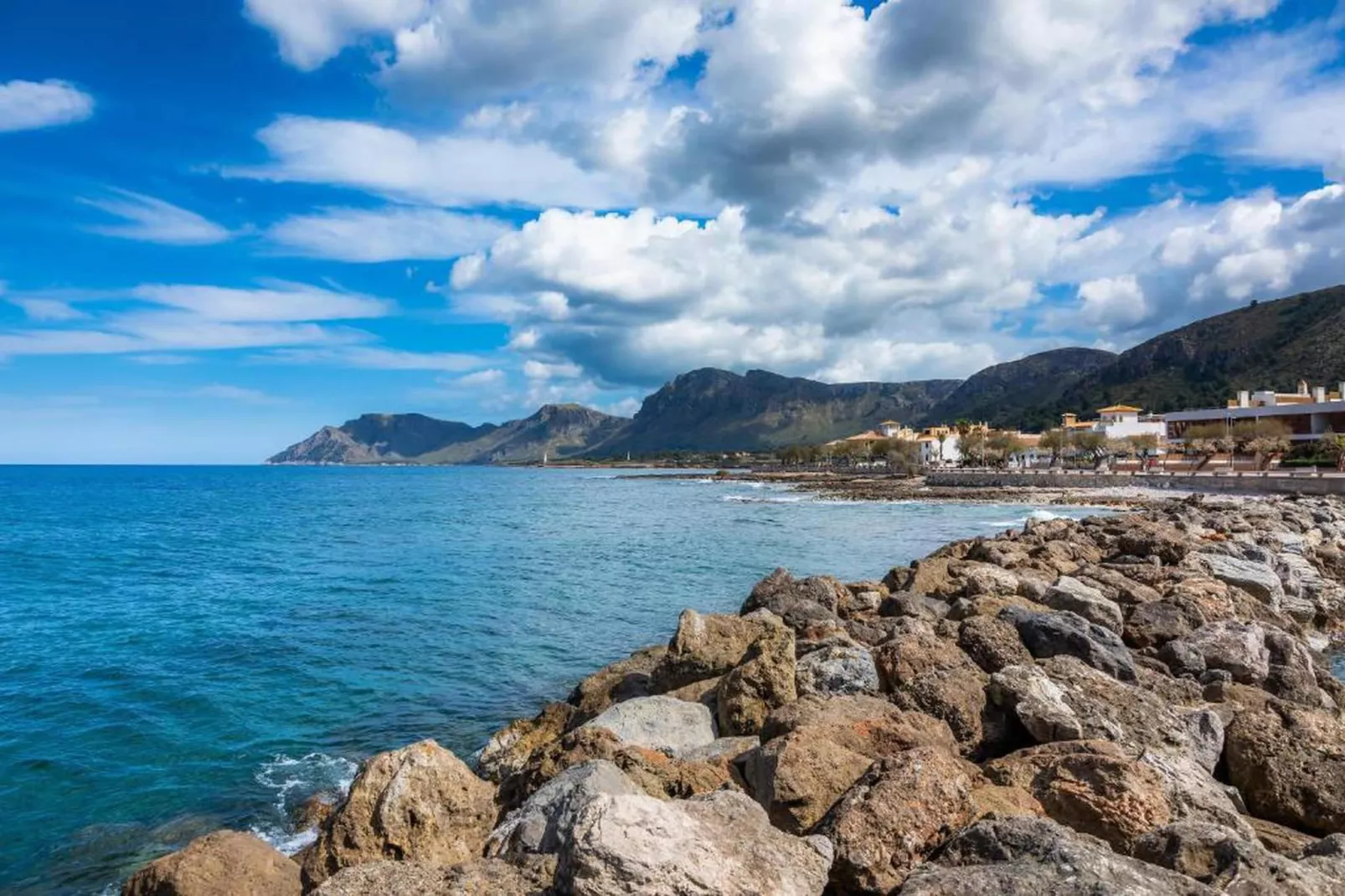 Tres Pins-Areas within 20km in summer