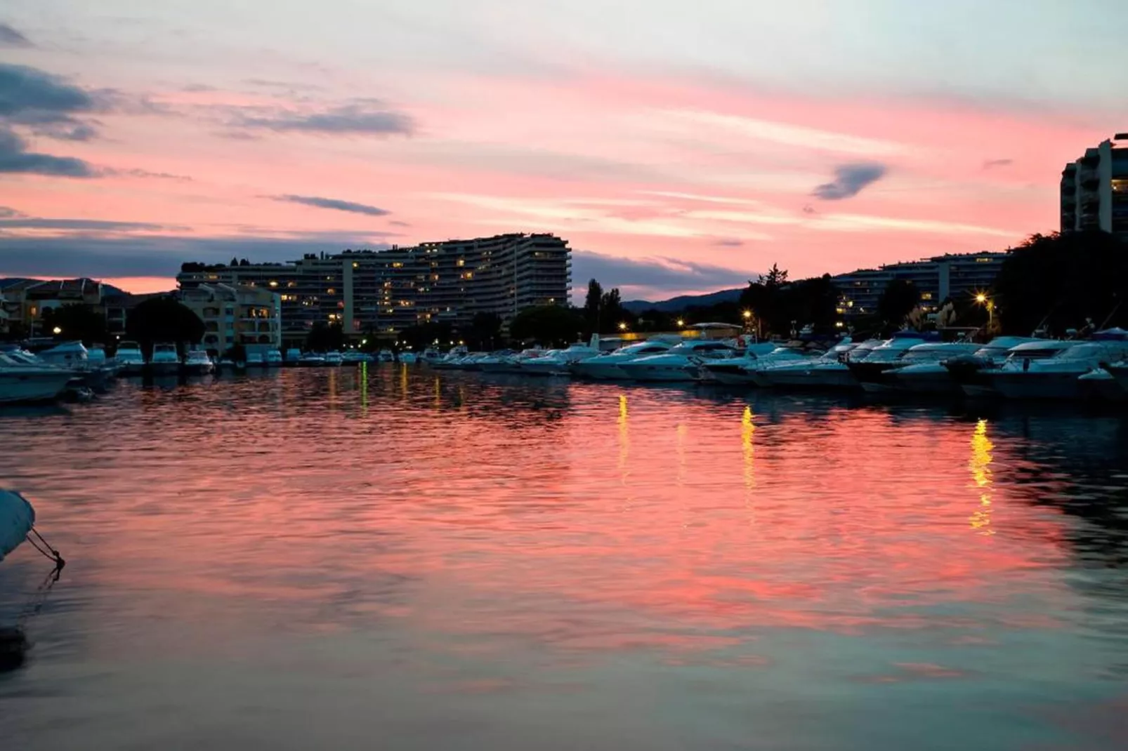 Carré Marine 3-Areas within 20km in summer