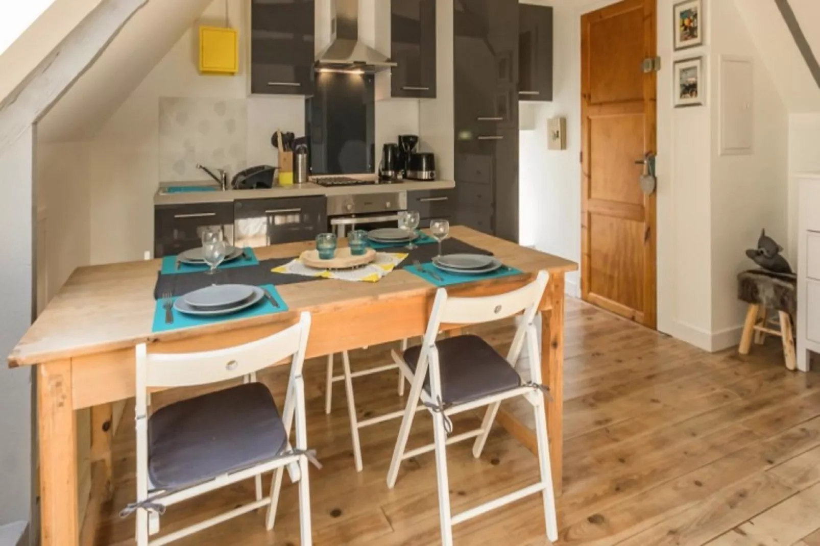 Le 45-Dining room