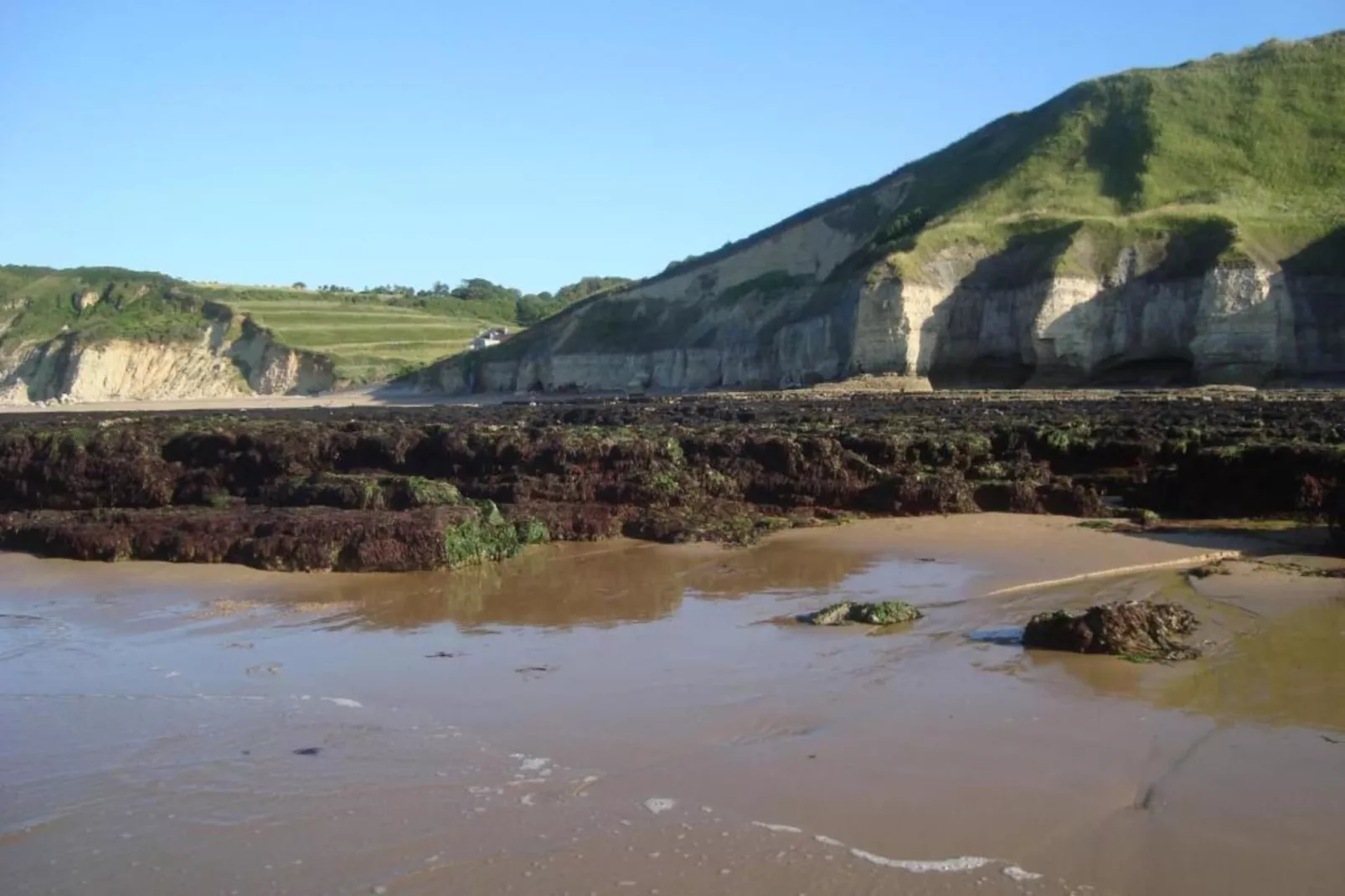 GUYBERNINE MAISON-Areas within 1km in summer