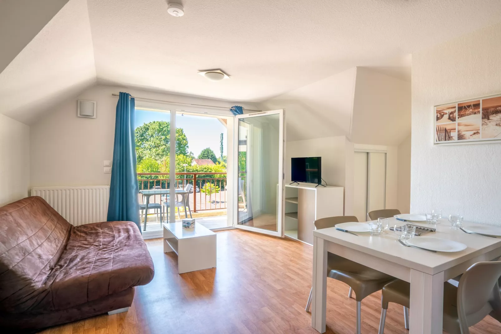 Le Domaine de la Corniche 4-Living room