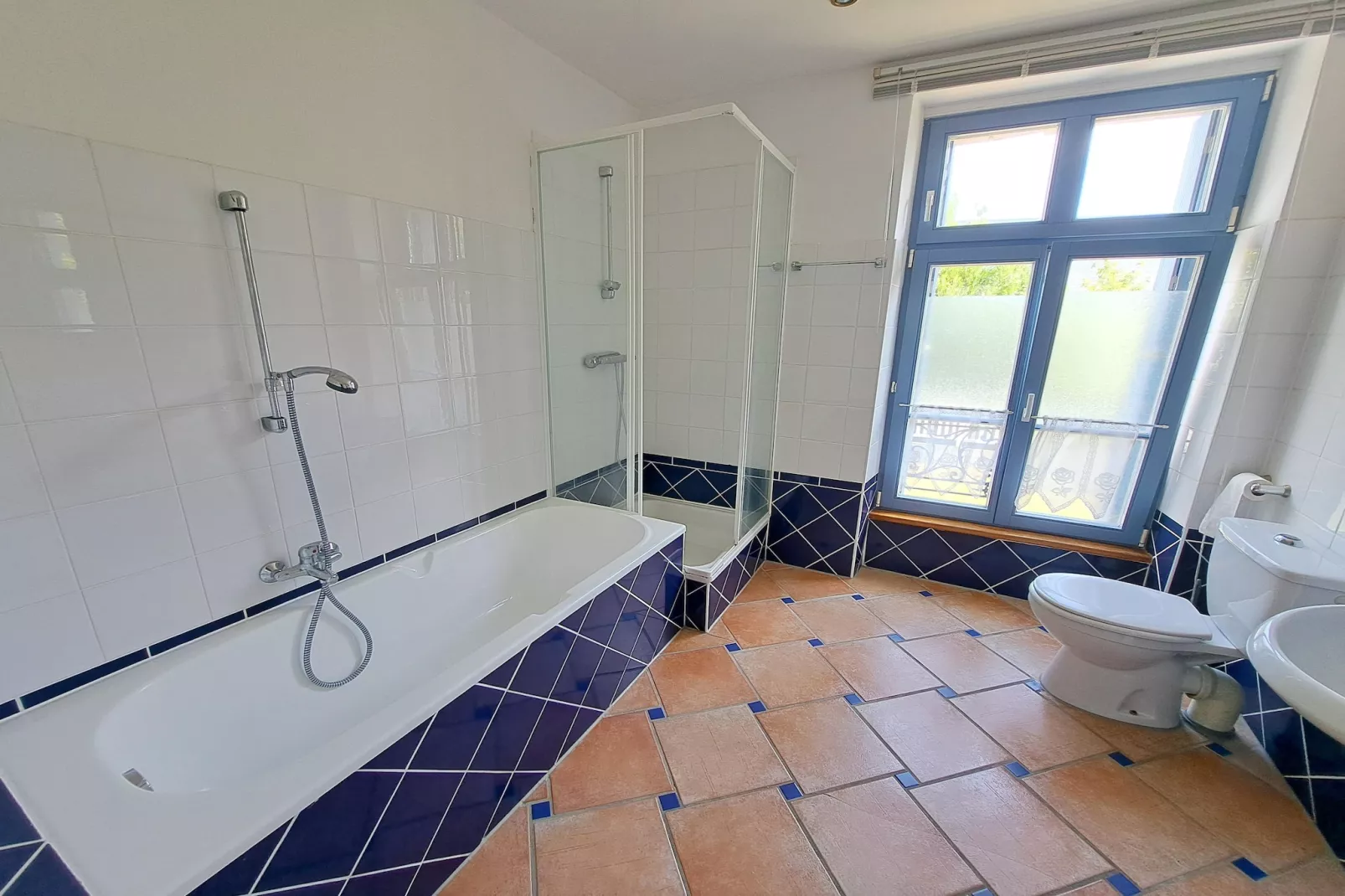 Ancienne Gendarmerie  appartment B-Bathroom